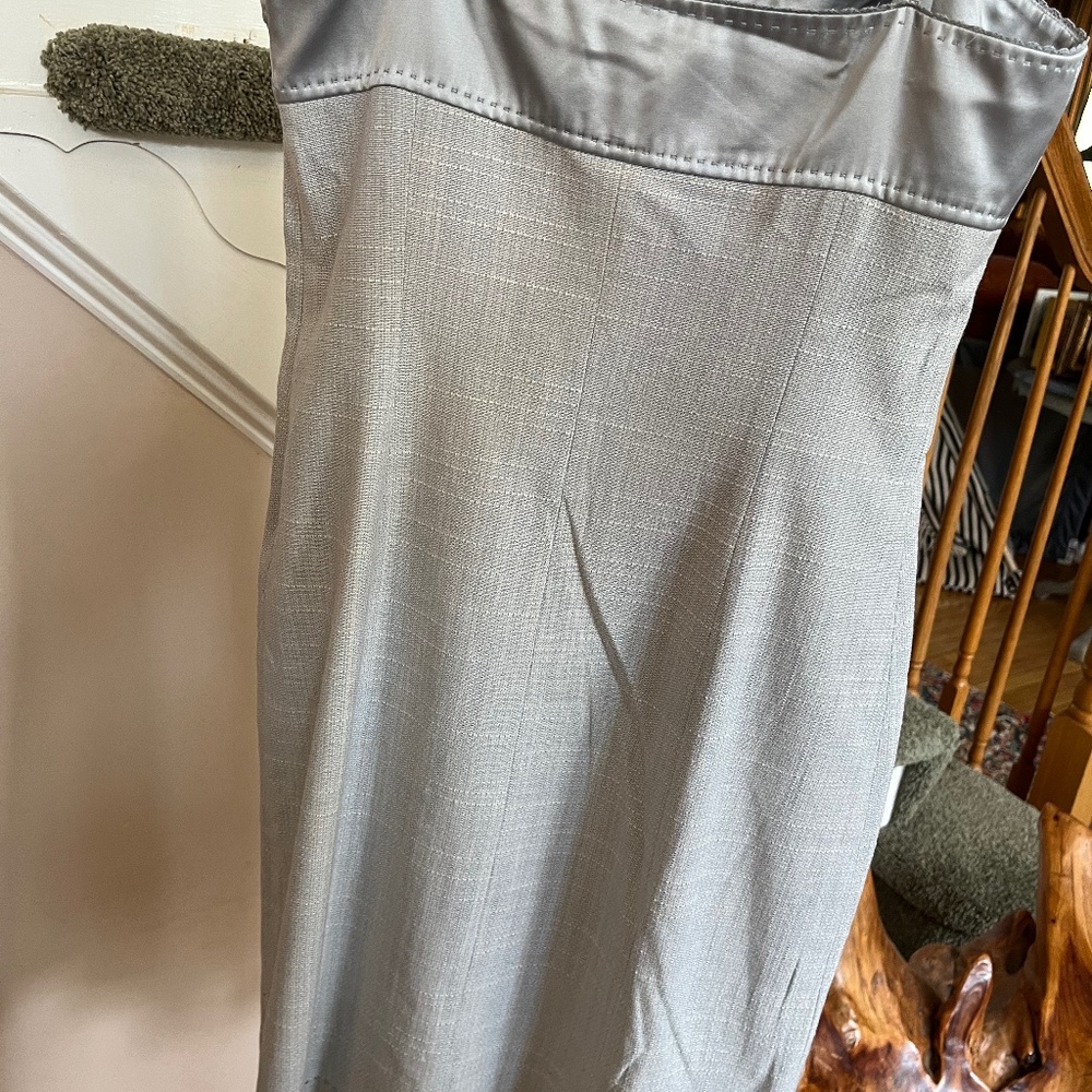 Elie Tahari Size 8  grayish Strapless dress.